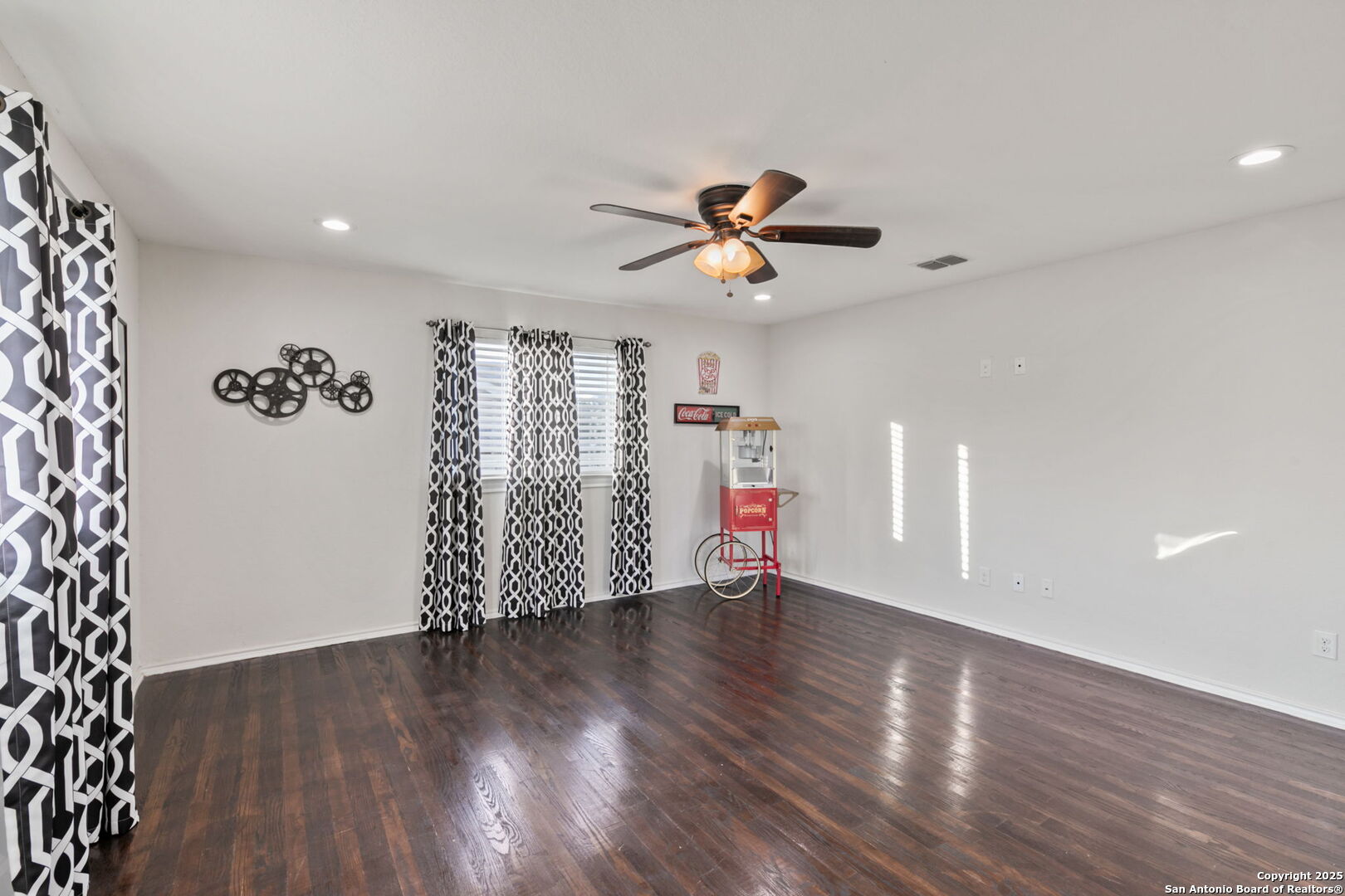 7215 Avery Road Live Oak, TX 78233 - Photo 27 of 56