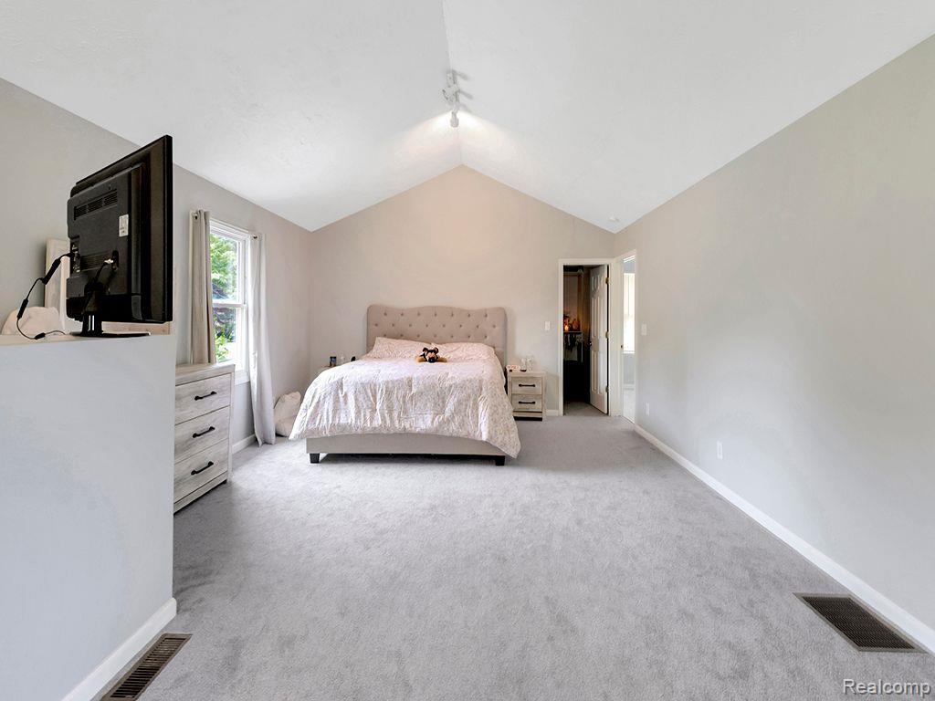 21222 Meridian Road Grosse Ile, MI 48138 - Photo 23 of 33 Gallery Image 23