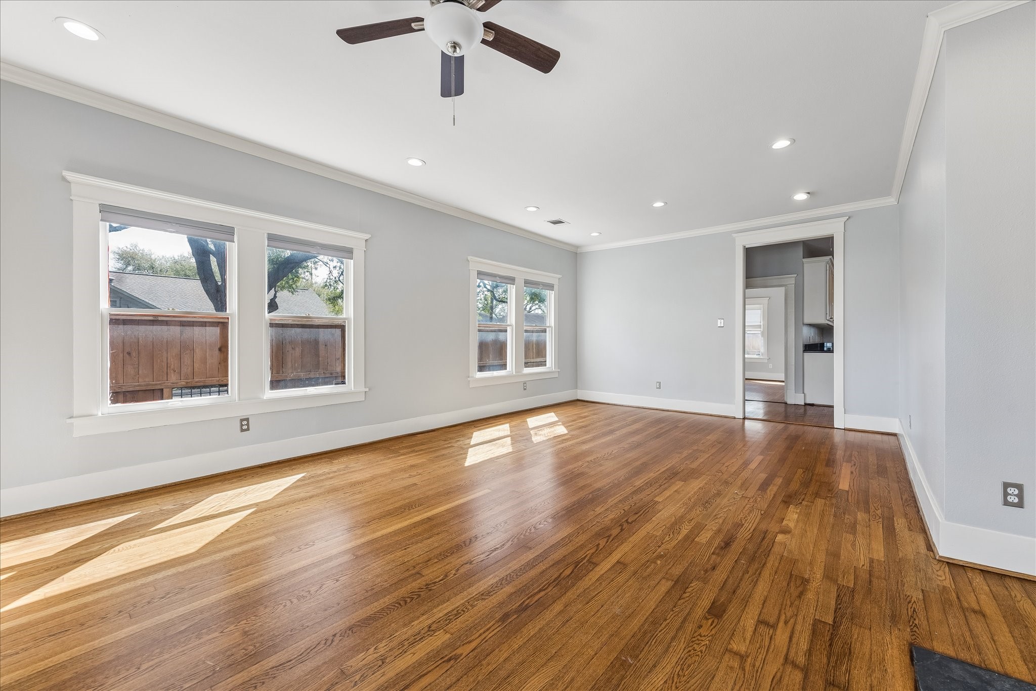 1102 East 14th Street Houston, TX 77009 - Photo 12 of 34