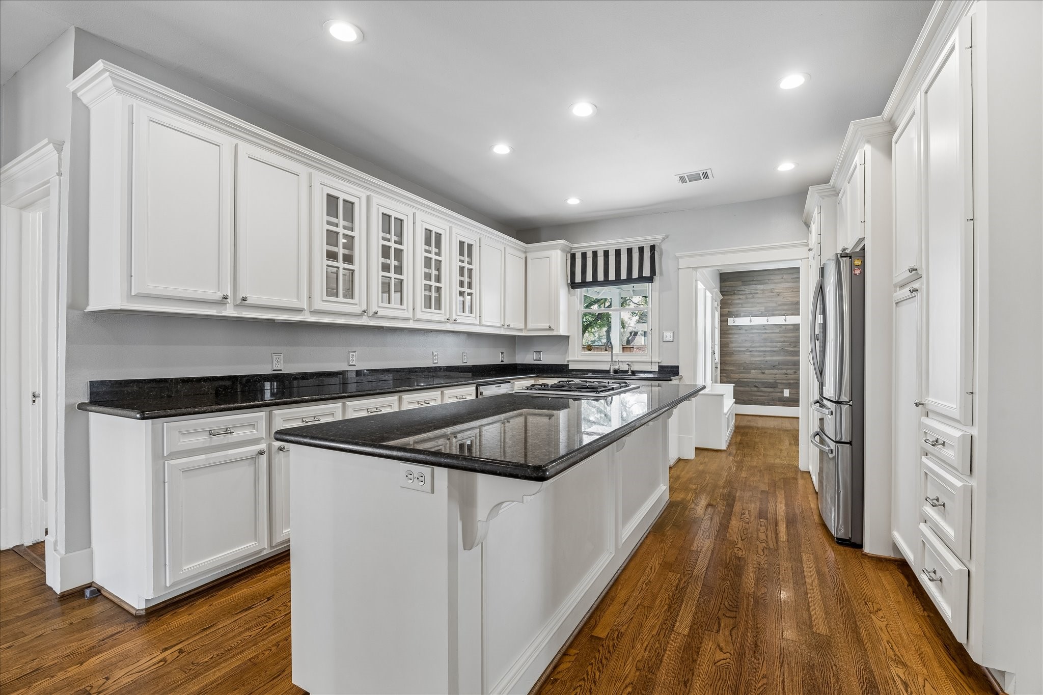 1102 East 14th Street Houston, TX 77009 - Photo 14 of 34