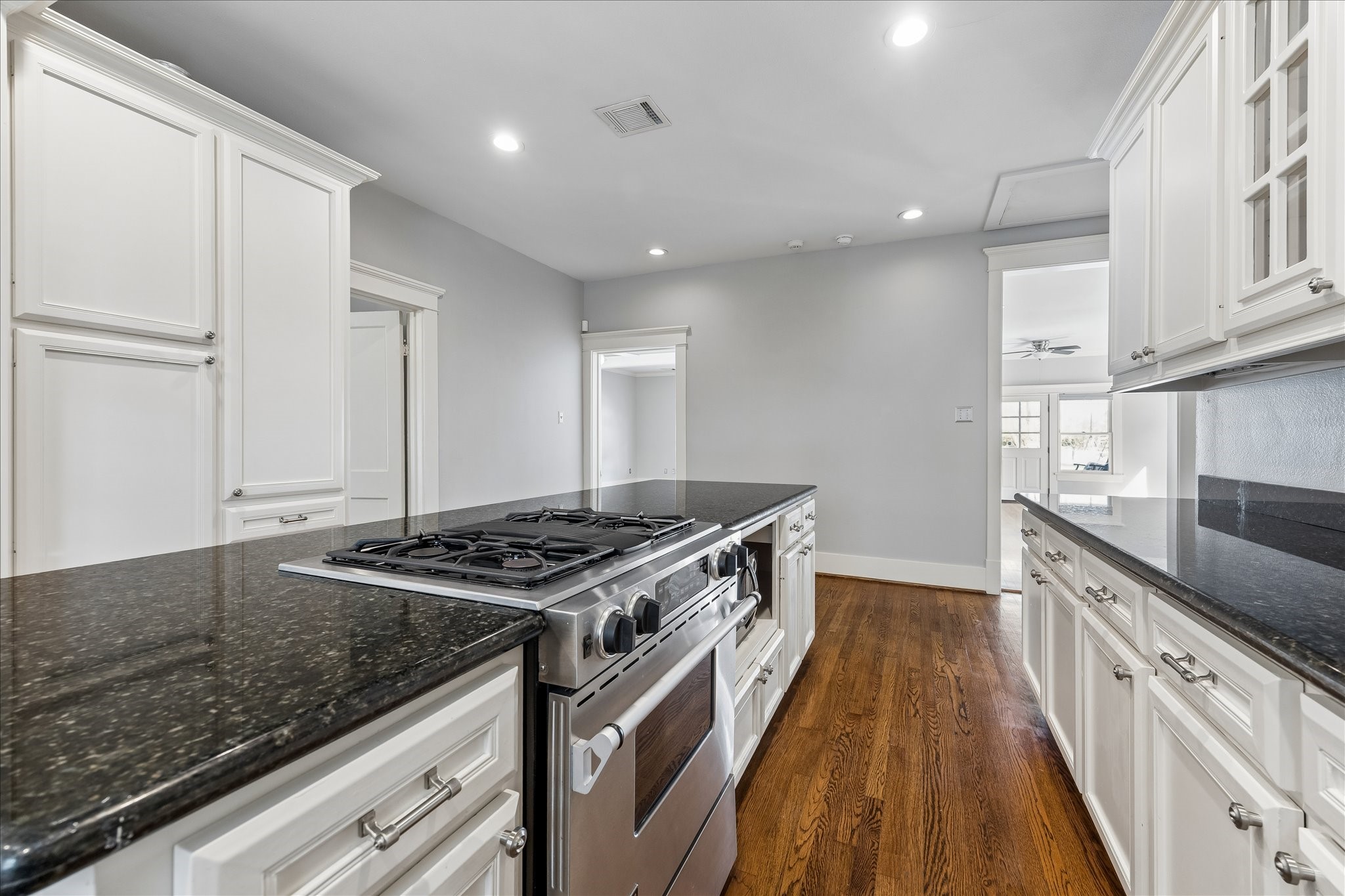 1102 East 14th Street Houston, TX 77009 - Photo 16 of 34