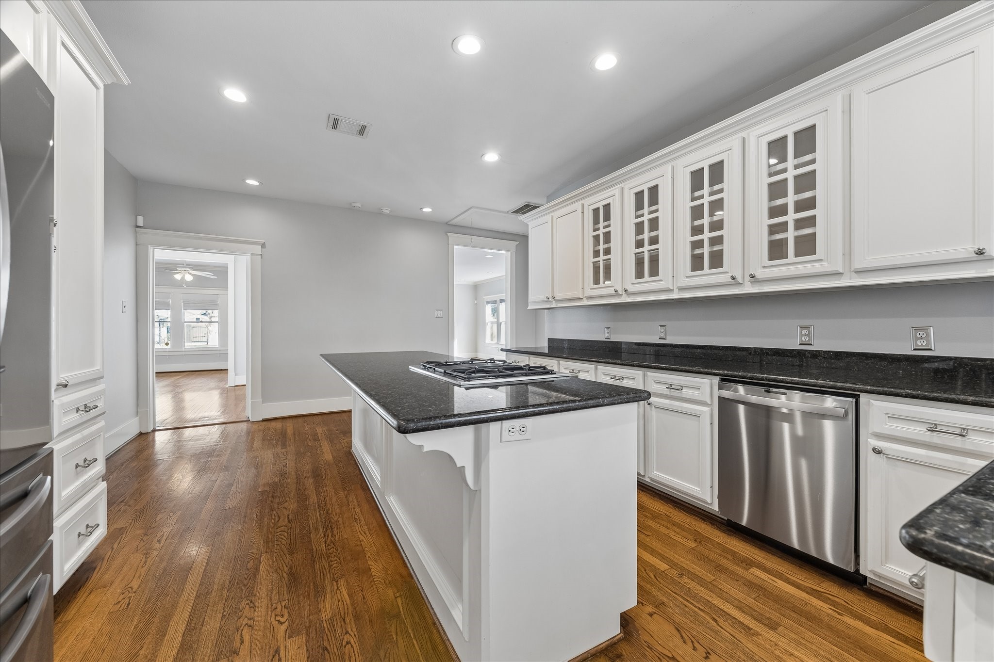 1102 East 14th Street Houston, TX 77009 - Photo 17 of 34