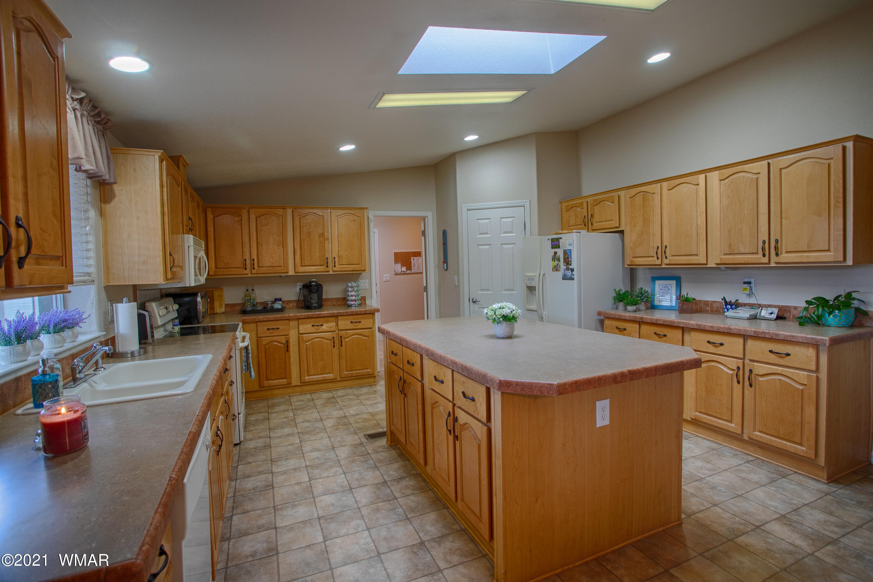 7083 Shilo Trail Show Low, AZ 85901 - Photo 3 of 24
