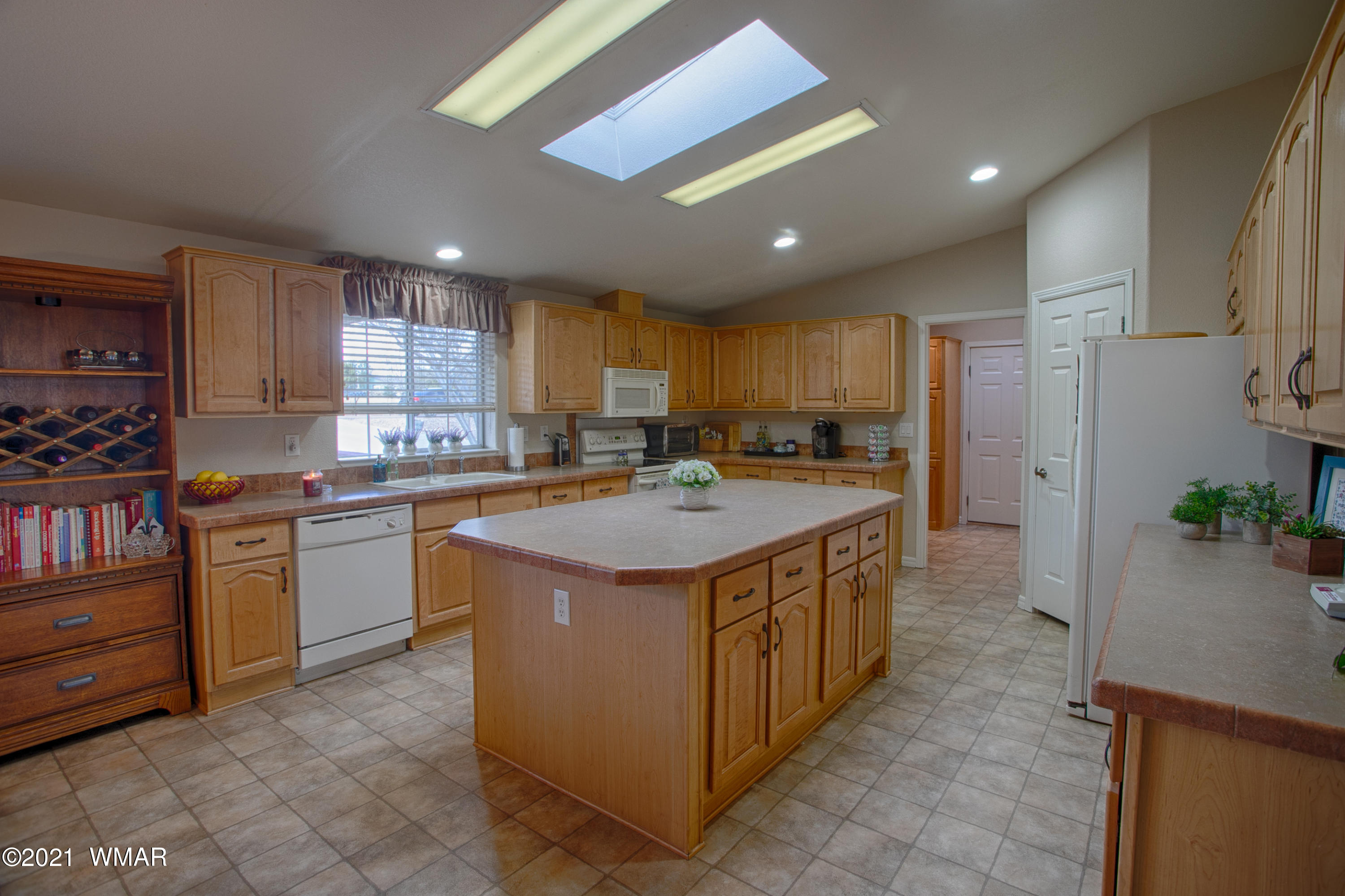 7083 Shilo Trail Show Low, AZ 85901 - Photo 4 of 24