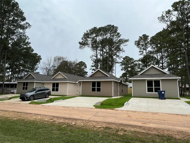 $1,350 | 11595 Persimmon Street, Willis, TX 77318