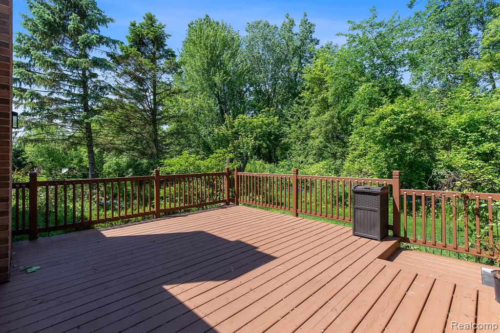 1556 Dunston Road Canton, MI 48188 - Photo 5 of 32