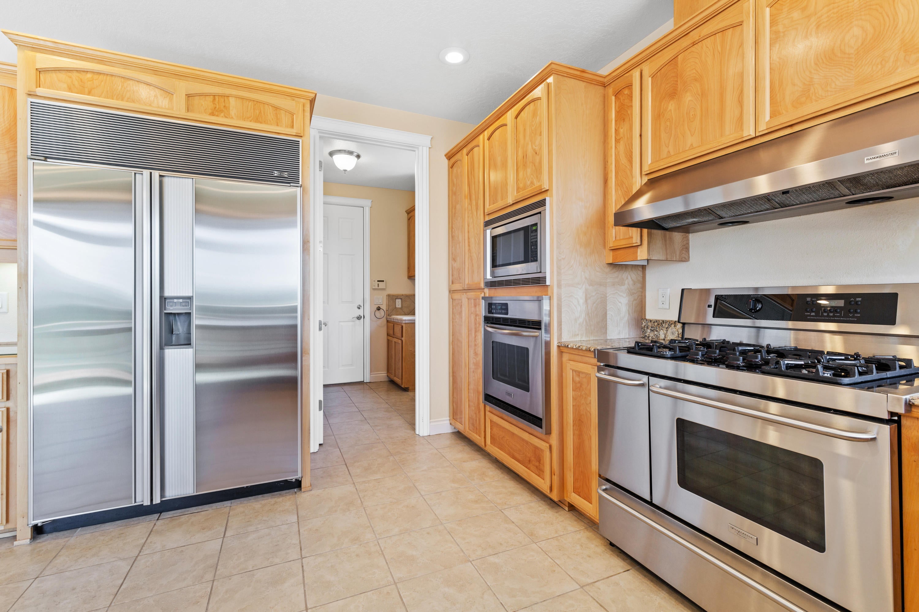 4335-4337 Murryhill Terrace Medford, OR 97504 - Photo 12 of 38 Kitchen