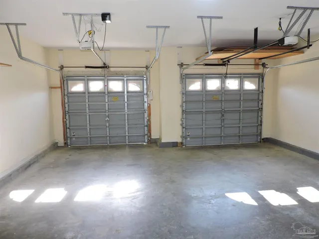 a view of a garage