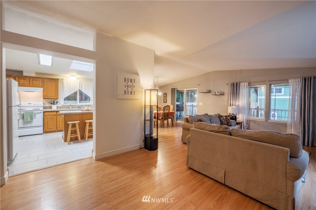 870 Southwest J H Road Port Orchard, WA 98367 - Photo 3 of 28 Gallery Image 3