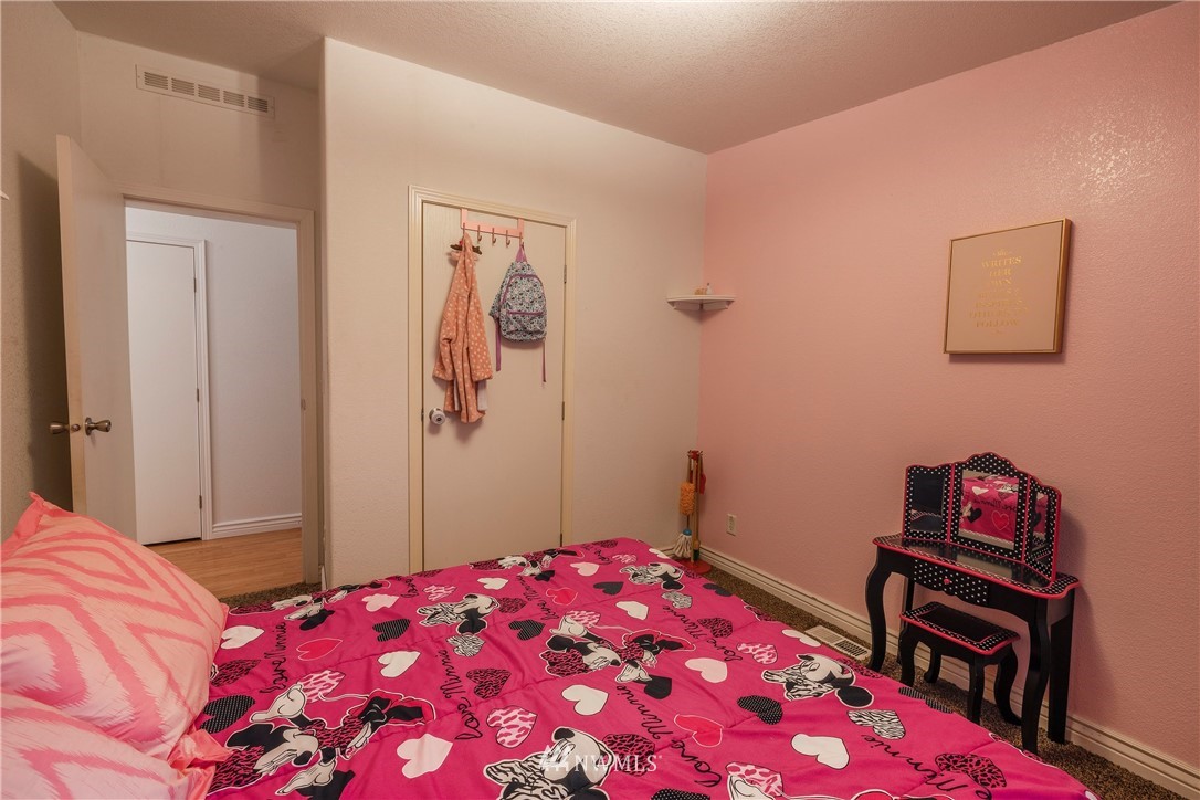 870 Southwest J H Road Port Orchard, WA 98367 - Photo 22 of 28 Gallery Image 22