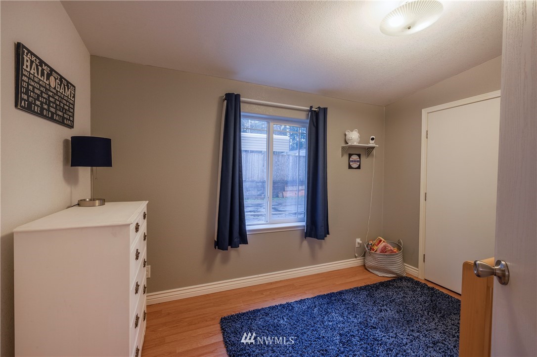870 Southwest J H Road Port Orchard, WA 98367 - Photo 23 of 28 Gallery Image 23