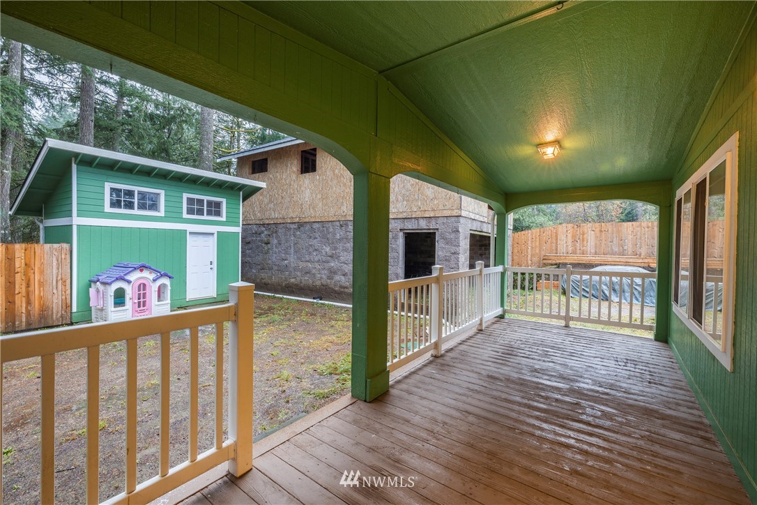 870 Southwest J H Road Port Orchard, WA 98367 - Photo 5 of 28 Gallery Image 5