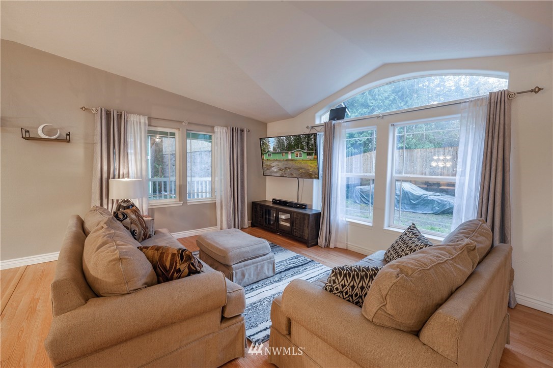 870 Southwest J H Road Port Orchard, WA 98367 - Photo 7 of 28 Gallery Image 7