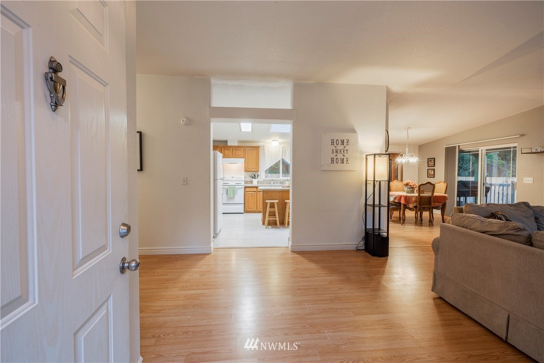 870 Southwest J H Road Port Orchard, WA 98367 - Photo 8 of 28 Gallery Image 8