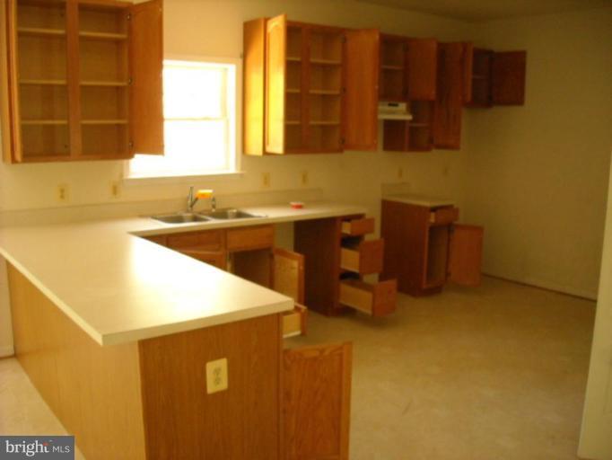 12390 Tacketts Mill Road Stafford, VA 22556 - Photo 4 of 17 Kitchen
