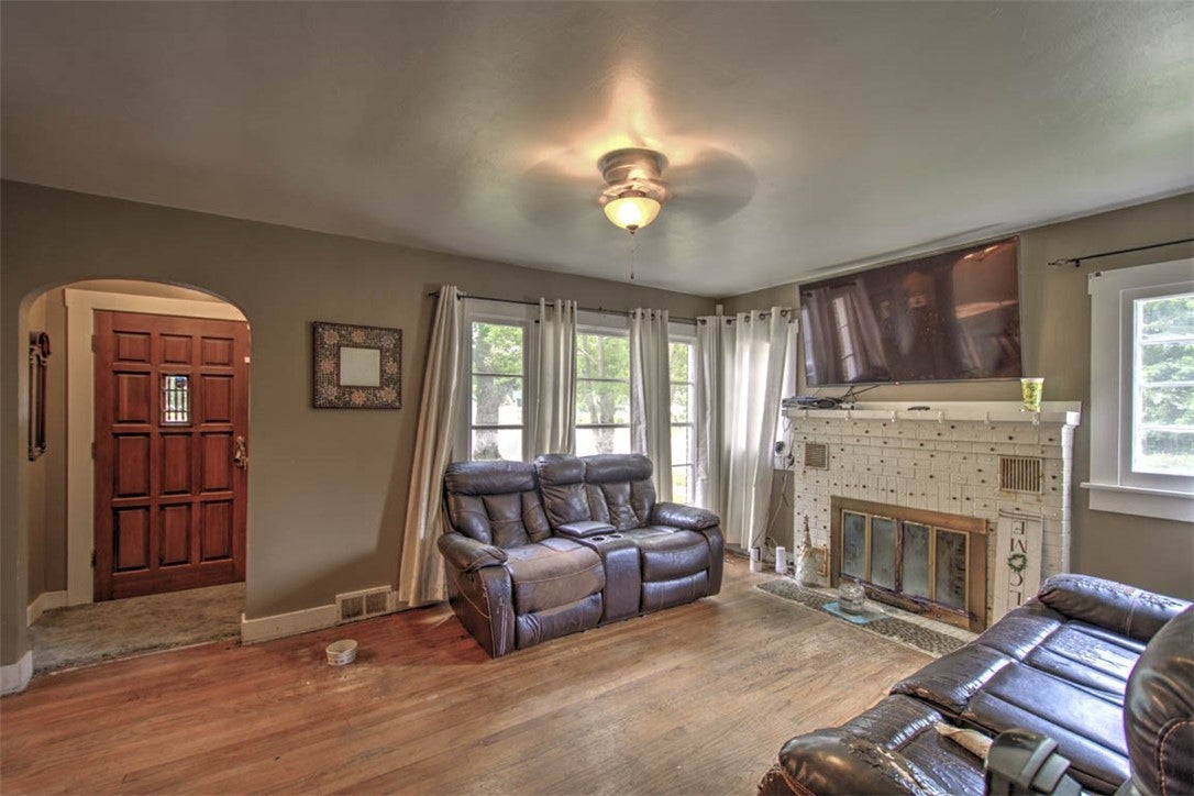 1305 North Summit Avenue Decatur, IL 62526 - Photo 5 of 19 Gallery Image 5