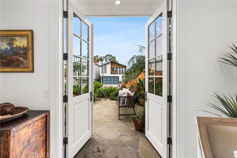 $5,195,000 | 320 Heliotrope Avenue, Corona del Mar, CA 92625
