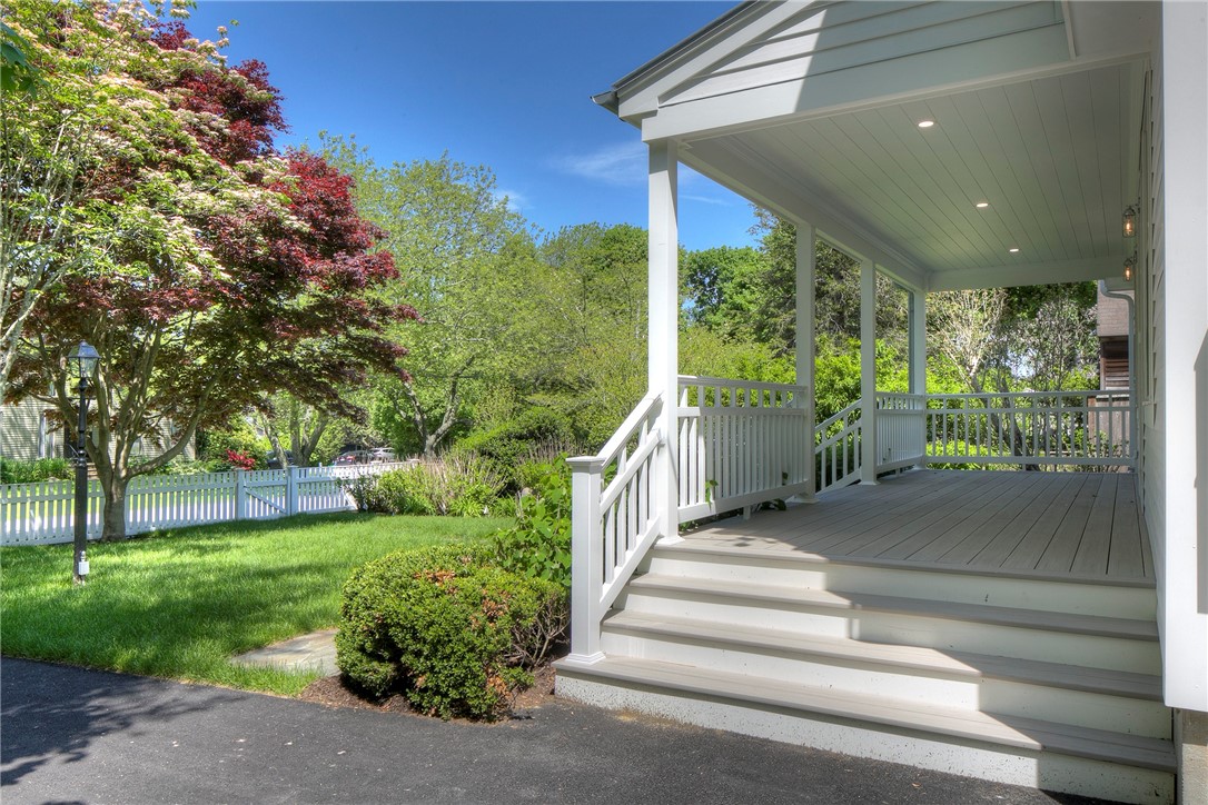 20 Beach Avenue Jamestown, RI 02835 - Photo 2 of 28