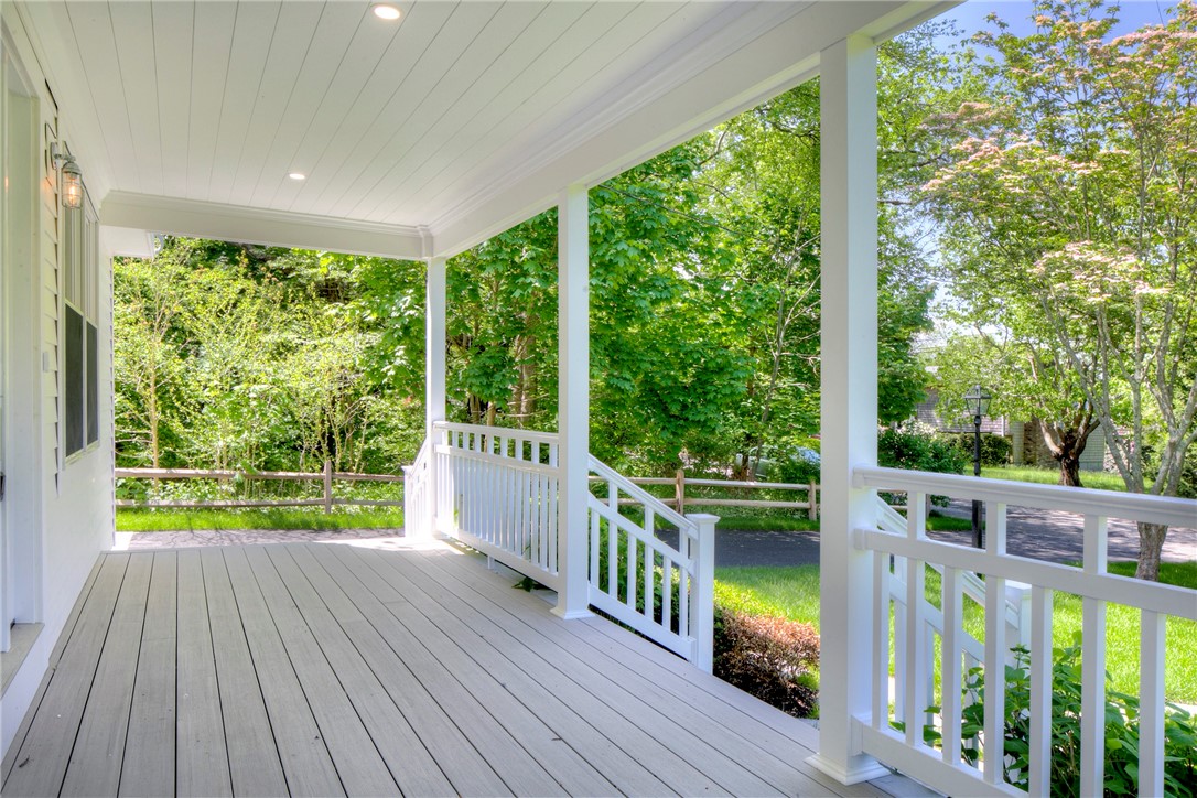 20 Beach Avenue Jamestown, RI 02835 - Photo 3 of 28