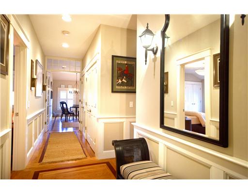 8 Annandale Road, Unit 3 Newport, RI 02840 - Photo 9 of 11 Lobby/Reception.