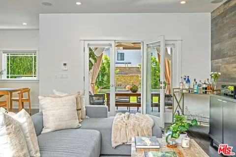 $2,395,000 | 2725 Veteran Avenue, Los Angeles, CA 90064