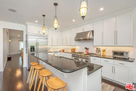 $2,395,000 | 2725 Veteran Avenue, Los Angeles, CA 90064