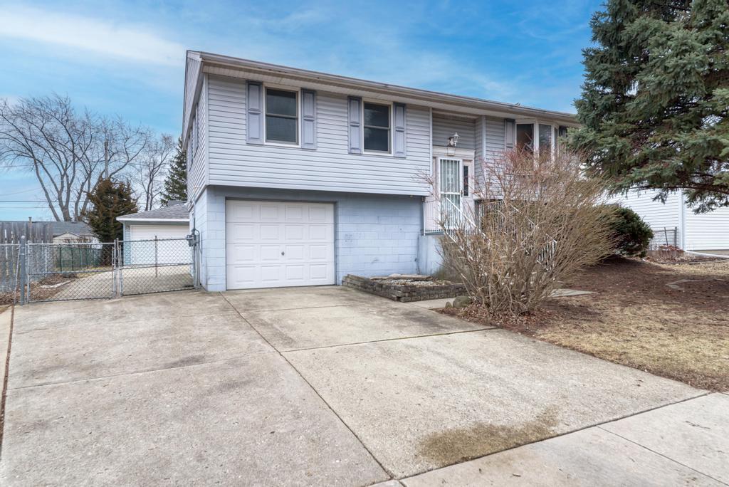 325 Hale Avenue Romeoville, IL 60446 - Photo 1 of 27 Gallery Image 1