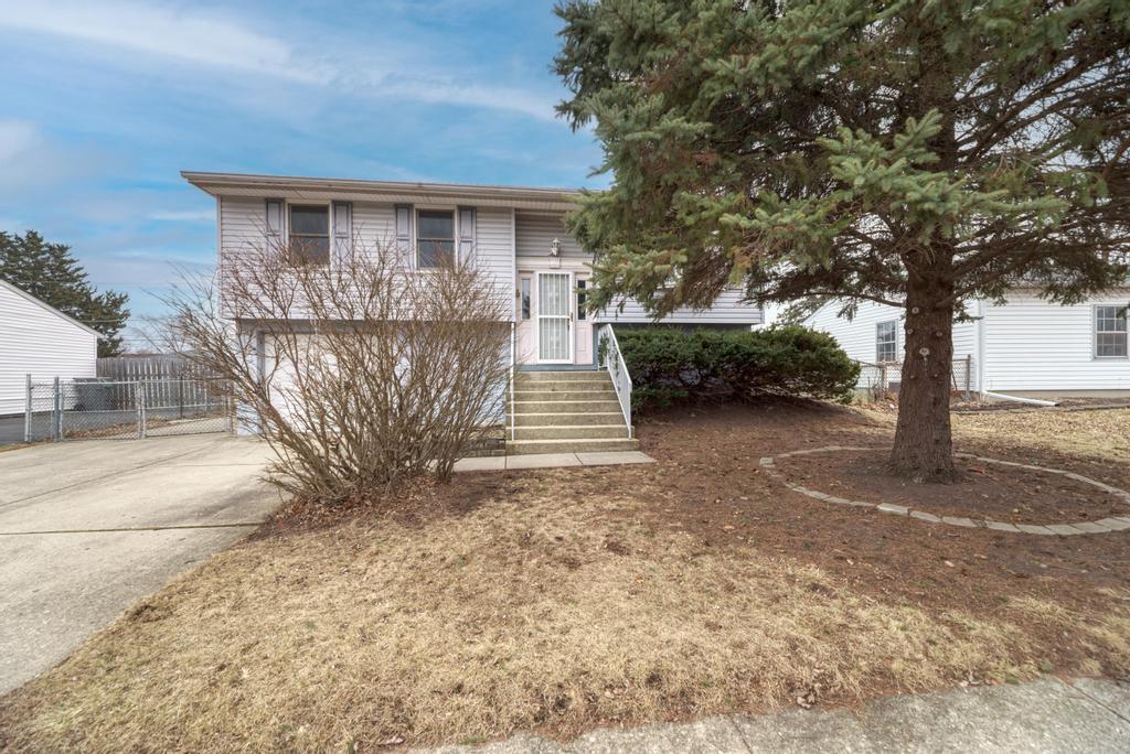 325 Hale Avenue Romeoville, IL 60446 - Photo 2 of 27 Gallery Image 2
