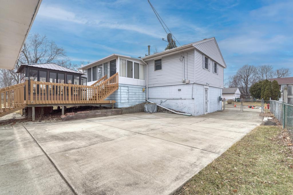 325 Hale Avenue Romeoville, IL 60446 - Photo 25 of 27 Gallery Image 25