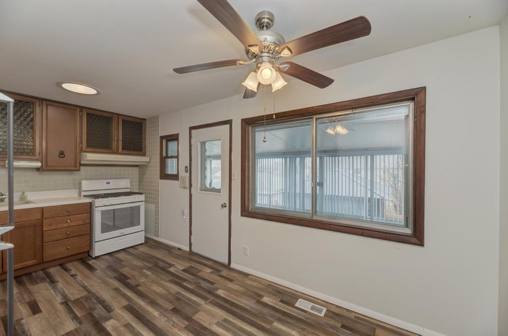 325 Hale Avenue Romeoville, IL 60446 - Photo 9 of 27 Gallery Image 9