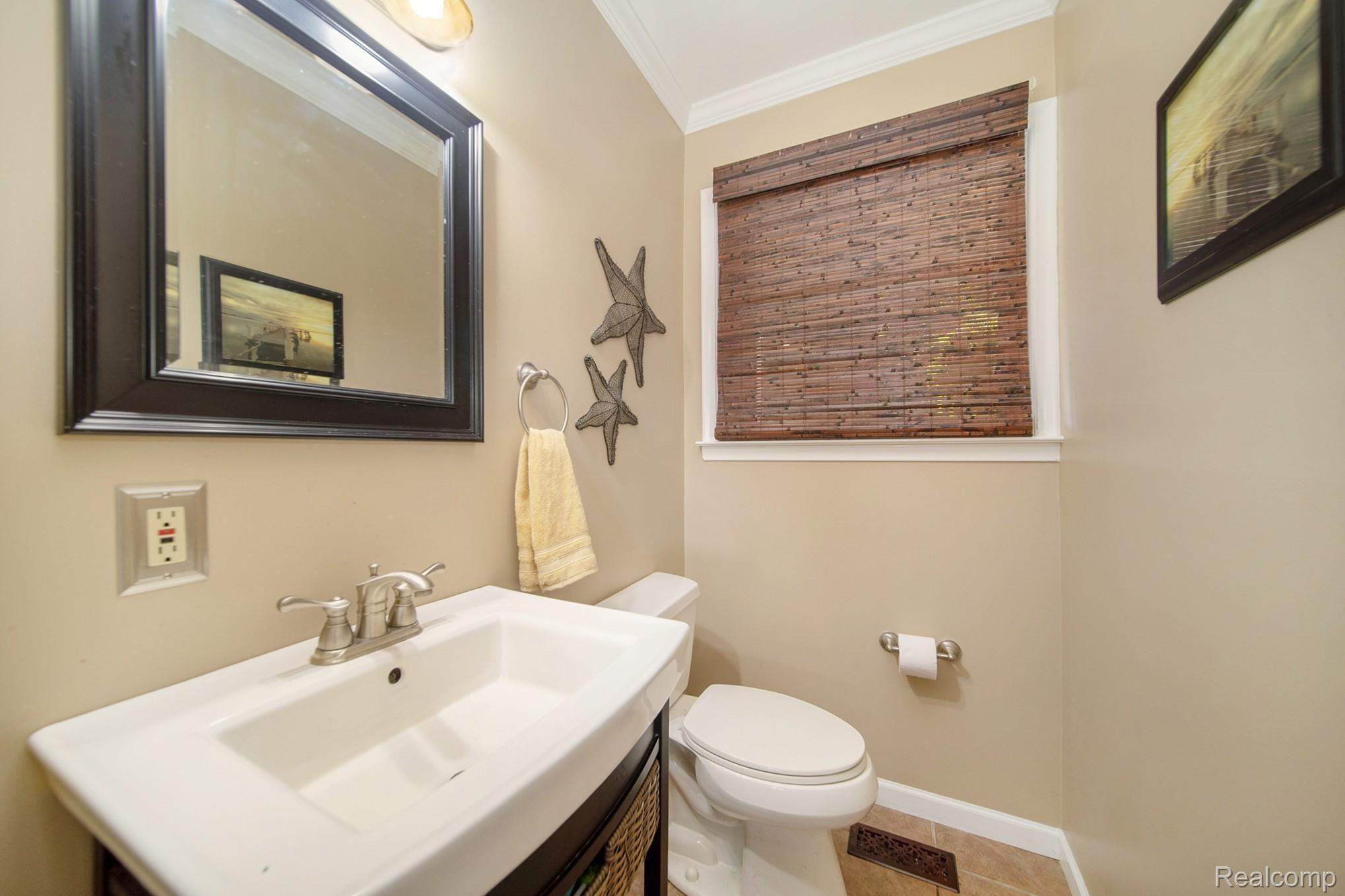373 Gunder Drive Rochester, MI 48309 - Photo 15 of 39 Photo (21).jpg