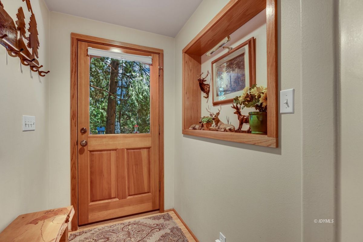 25840 Wayne Road Idyllwild, CA 92549 - Photo 13 of 46 Entry