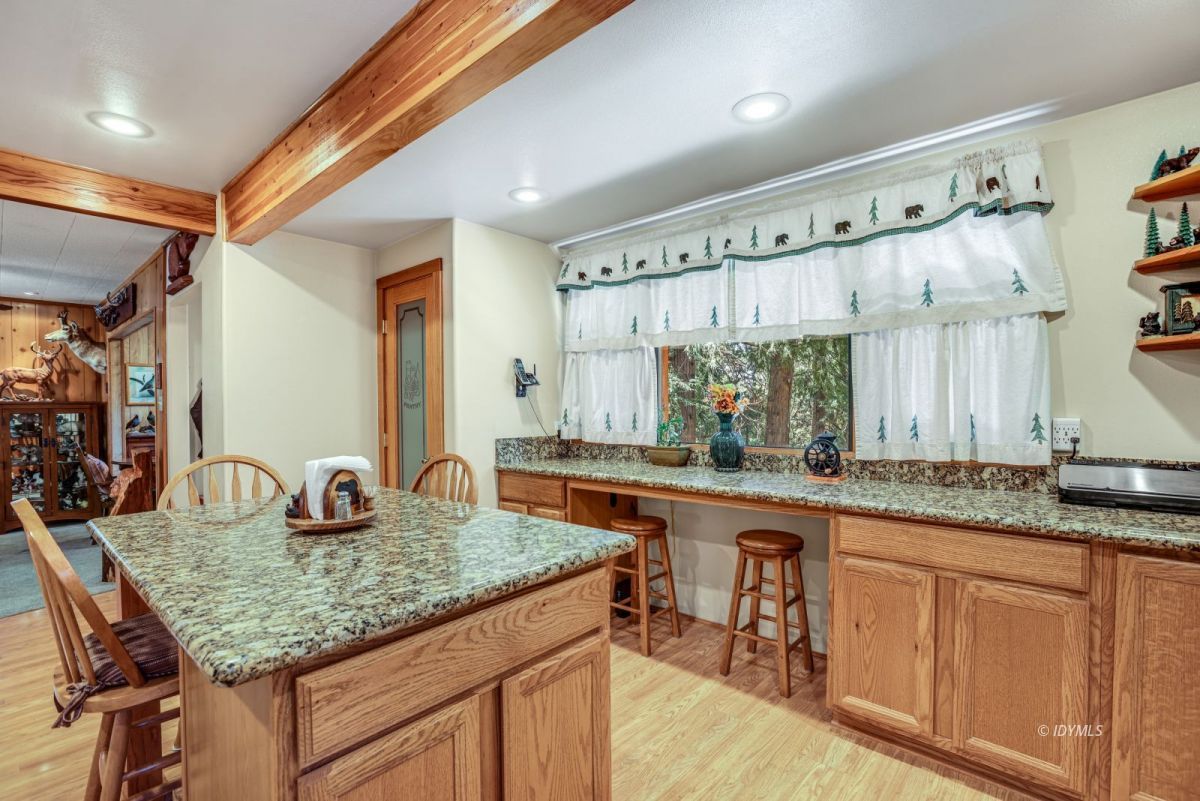 25840 Wayne Road Idyllwild, CA 92549 - Photo 17 of 46 Lots of Counter-top space