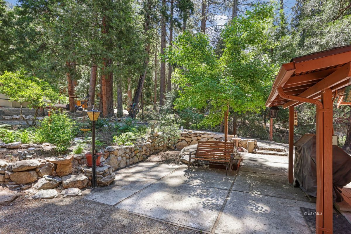 25840 Wayne Road Idyllwild, CA 92549 - Photo 38 of 46 A gardeners paradise!