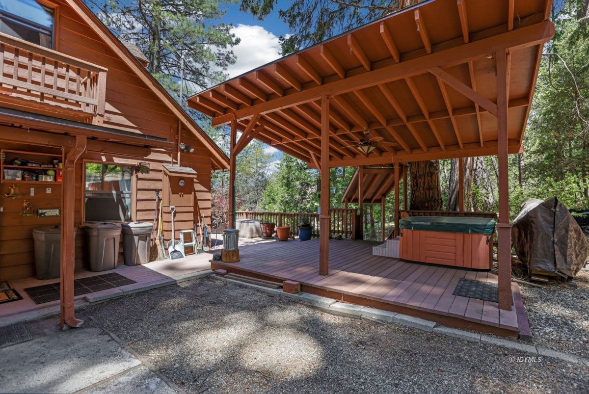 25840 Wayne Road Idyllwild, CA 92549 - Photo 40 of 46 Covered deck with hot tub!