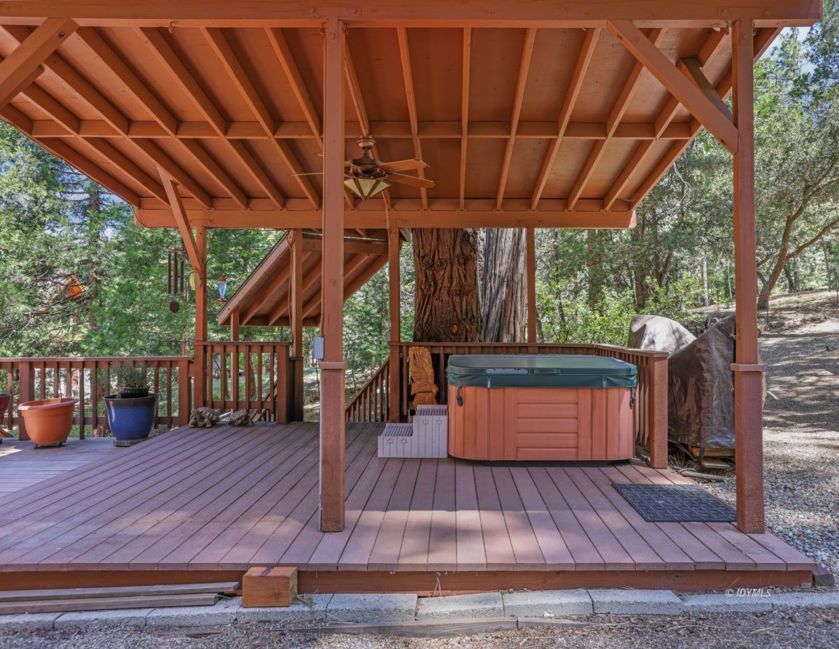 25840 Wayne Road Idyllwild, CA 92549 - Photo 41 of 46 Hot tub