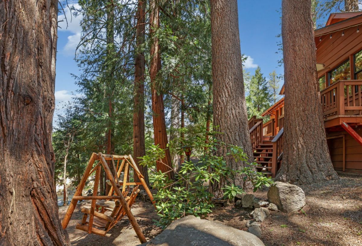 25840 Wayne Road Idyllwild, CA 92549 - Photo 9 of 46 Room to spread out!