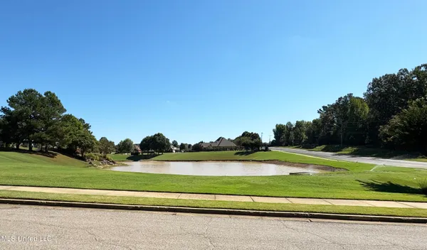 $589,900 | 8046 Old Addison Drive, Olive Branch, MS 38654