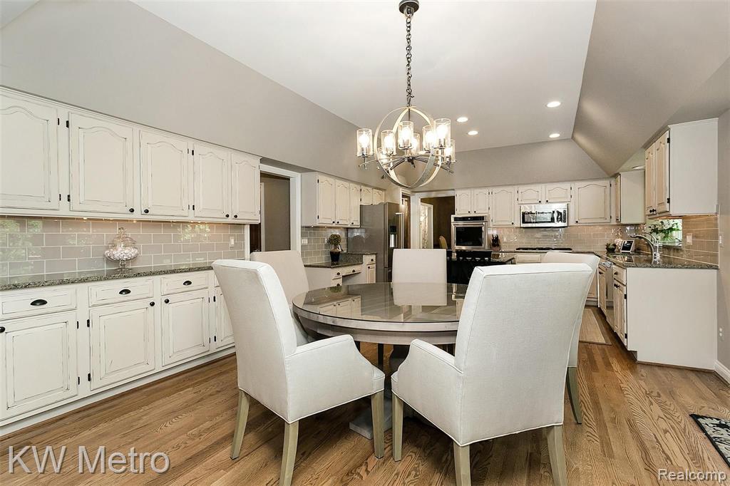 1611 Wakefield Court Rochester Hills, MI 48306 - Photo 15 of 59