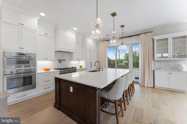 $2,599,000 | 1622 Chain Bridge Road, McLean, VA 22101