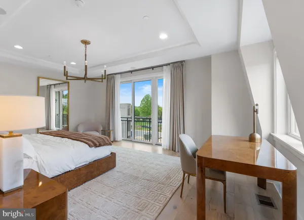 $2,599,000 | 1622 Chain Bridge Road, McLean, VA 22101