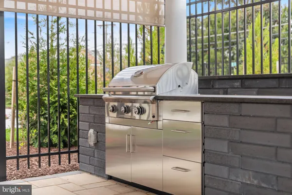 $2,599,000 | 1622 Chain Bridge Road, McLean, VA 22101