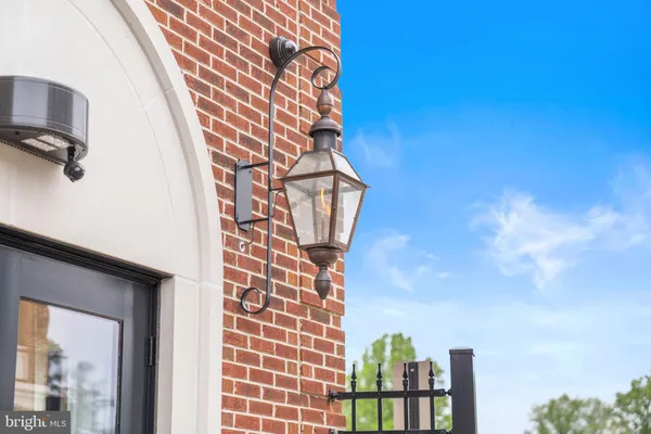 $2,599,000 | 1622 Chain Bridge Road, McLean, VA 22101