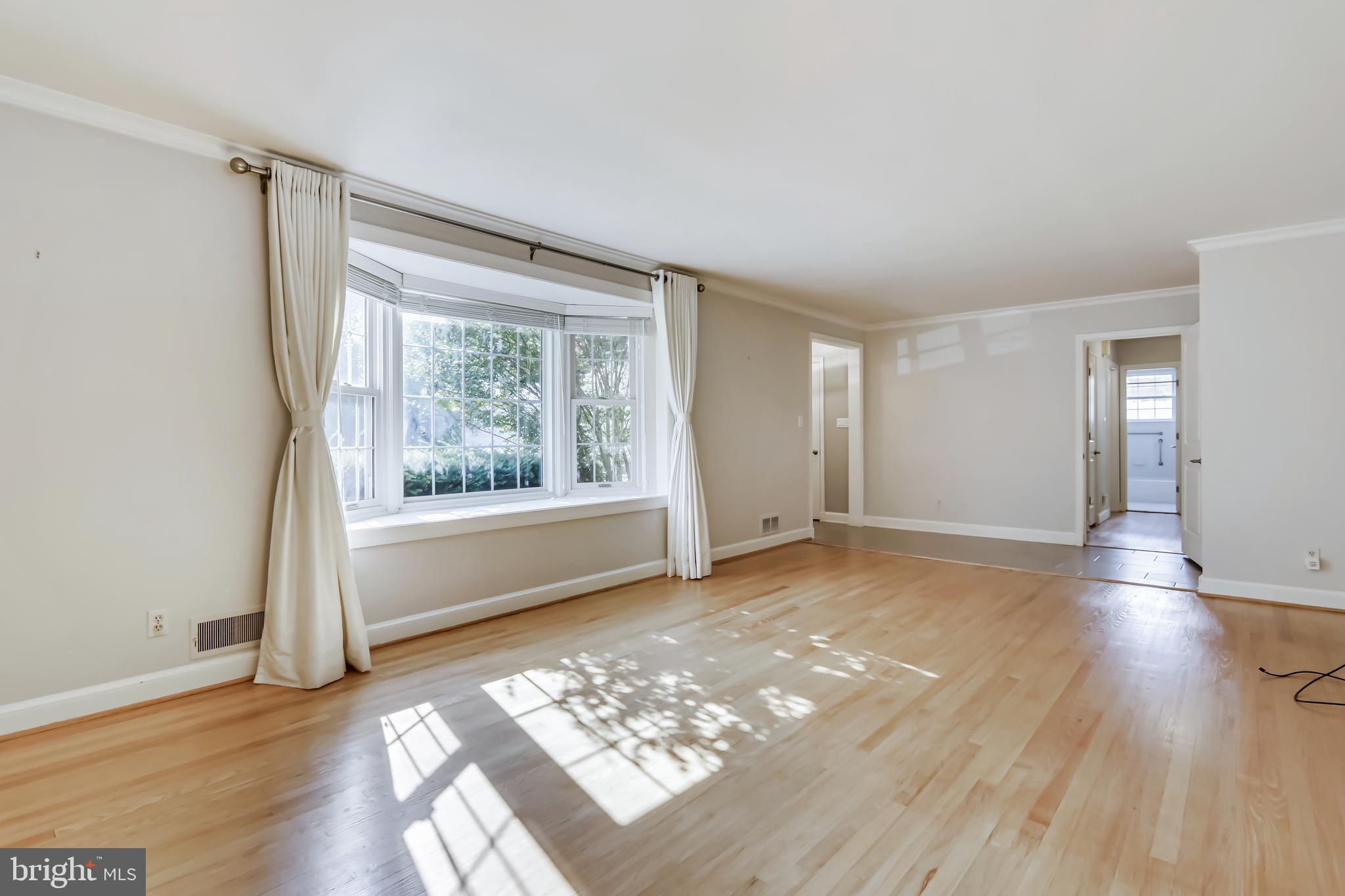 5806 Osceola Road Bethesda, MD 20816 - Photo 8 of 31