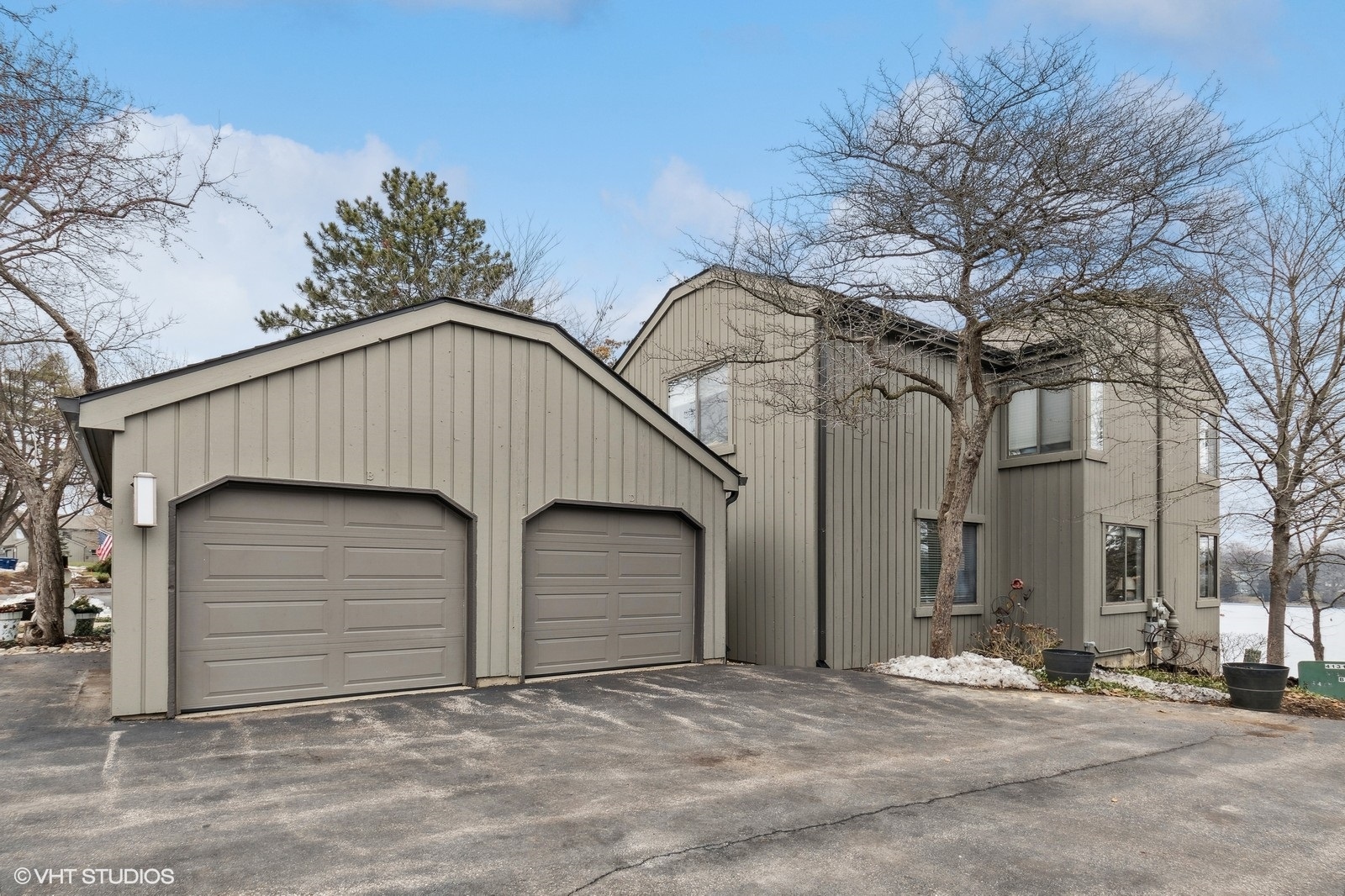 245 Shoreline Road, Unit D Lake Barrington, IL 60010 - Photo 23 of 27 Gallery Image 23