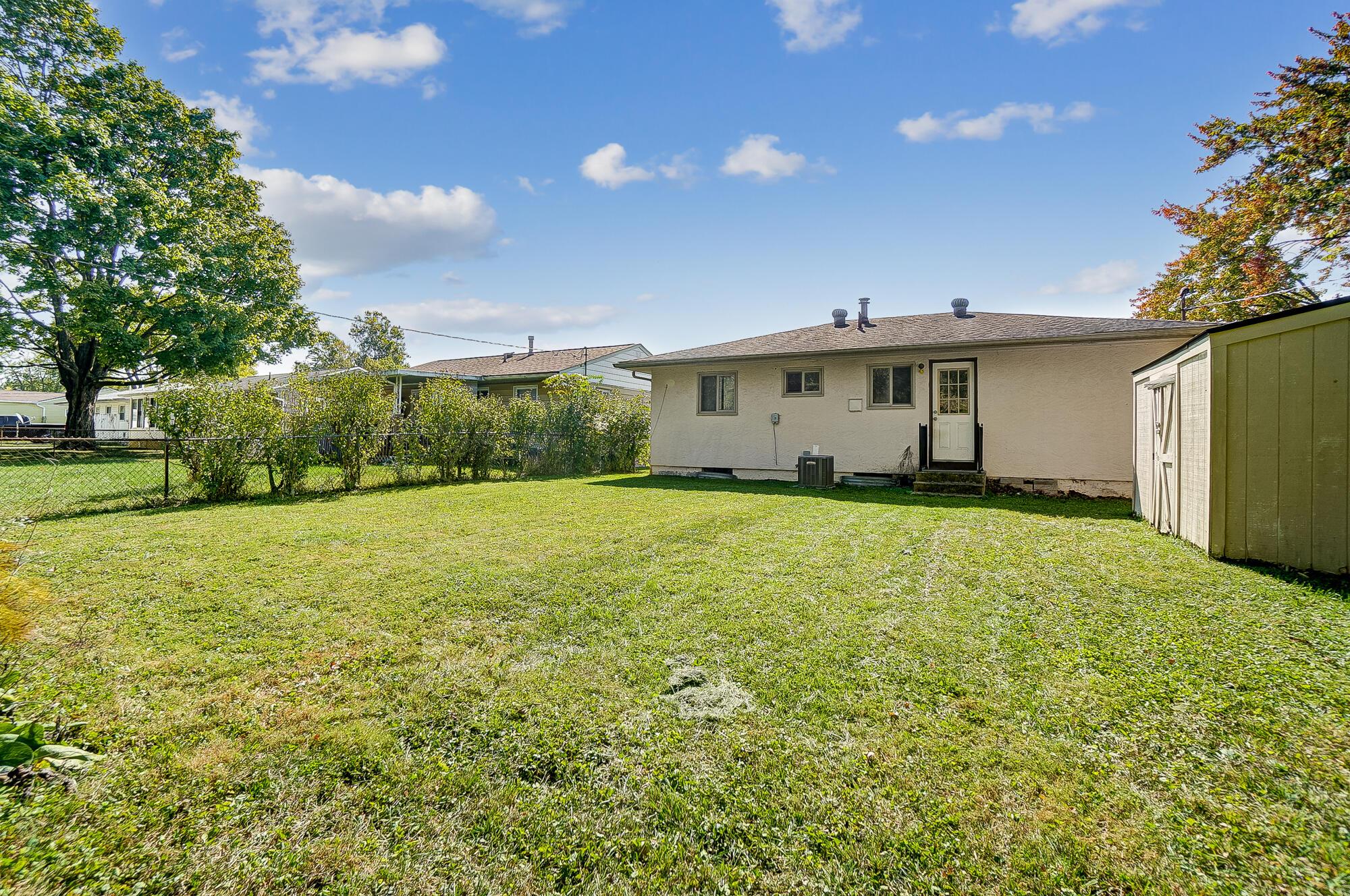 2094 Ward Road Columbus, OH 43224 - Photo 33 of 35 036