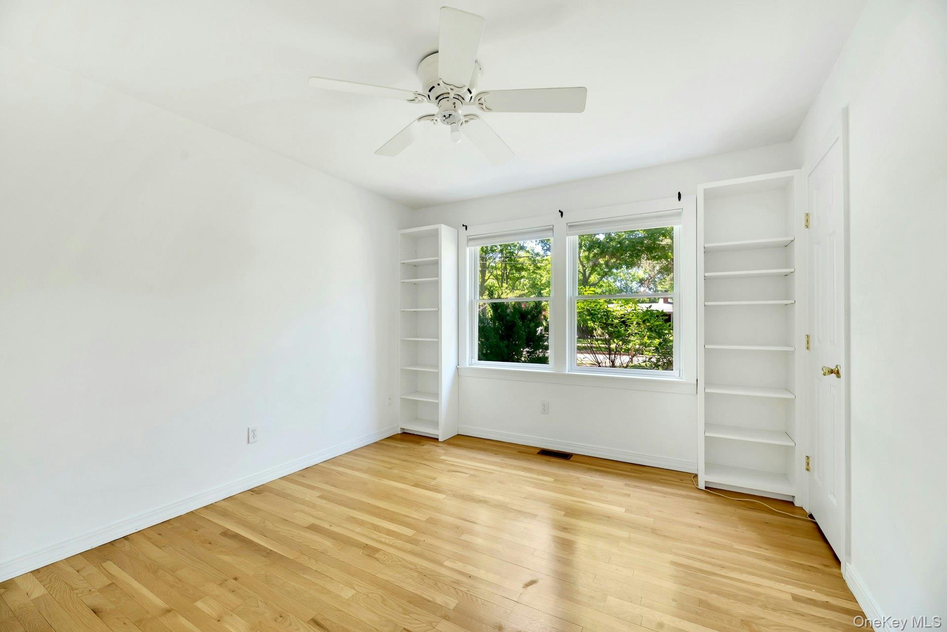 46 Sherwood Road Hampton Bays, NY 11946 - Photo 18 of 38