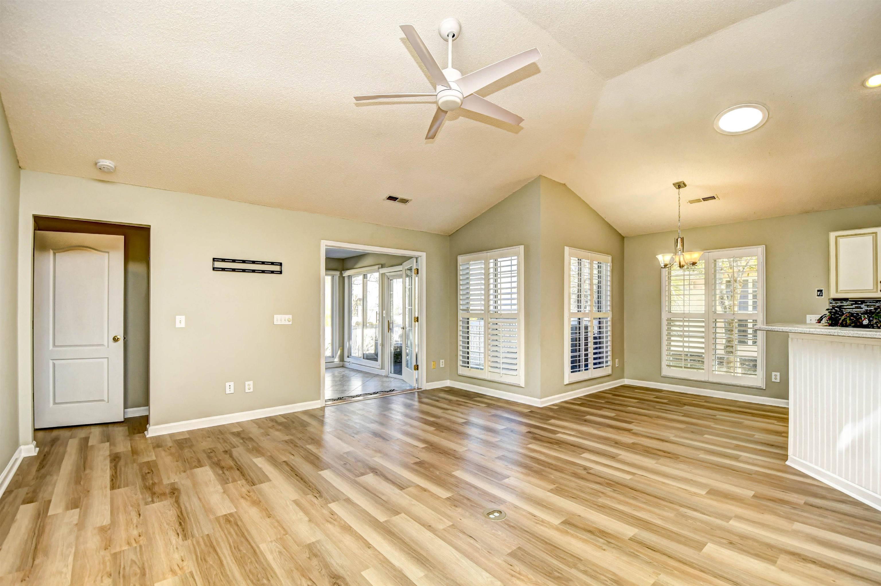 9825 Simonton Court Murrells Inlet, SC 29576 - Photo 8 of 39