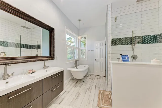 $2,975 | 4756 Old Stone Road, Sarasota, FL 34233