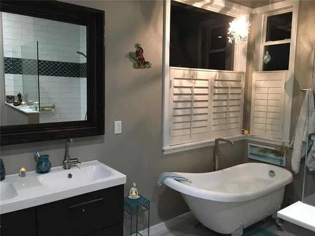 $2,975 | 4756 Old Stone Road, Sarasota, FL 34233